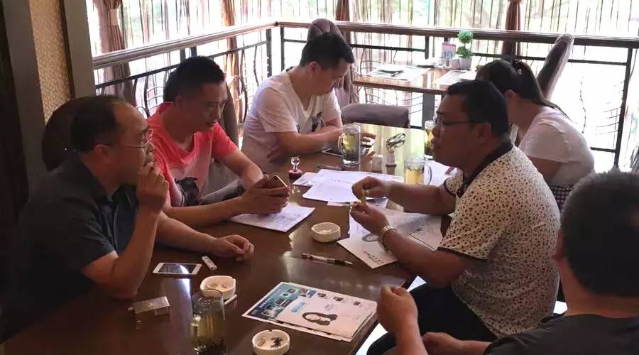 喜訊，湖南婁底毛總成功加盟藍(lán)炬星集成灶！