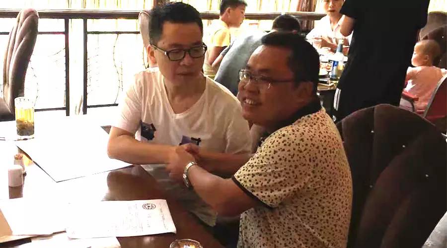 喜訊，湖南婁底毛總成功加盟藍(lán)炬星集成灶！